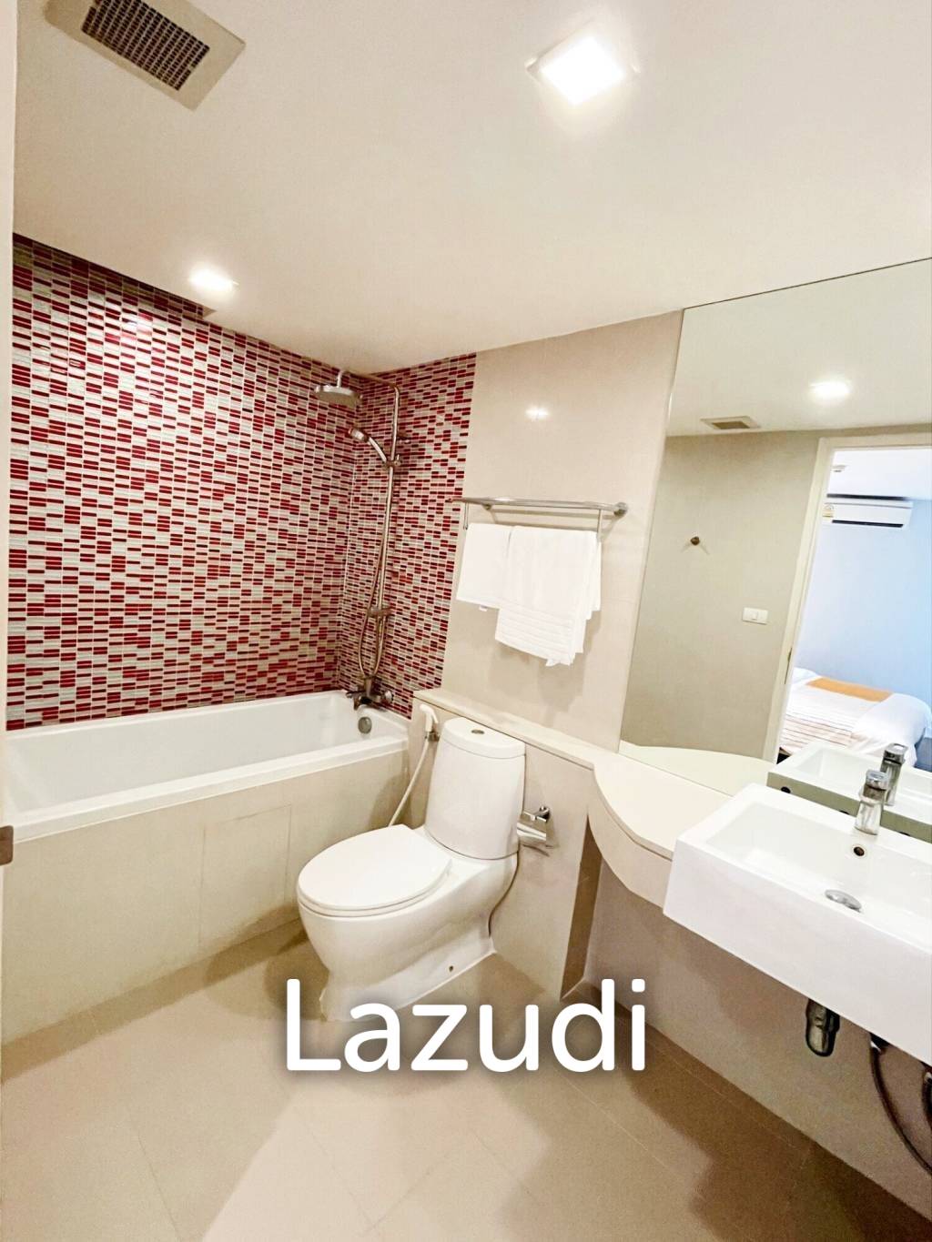 1 Bedroom 1 Bathroom 40 SQ.M. Le Nice Ekamai