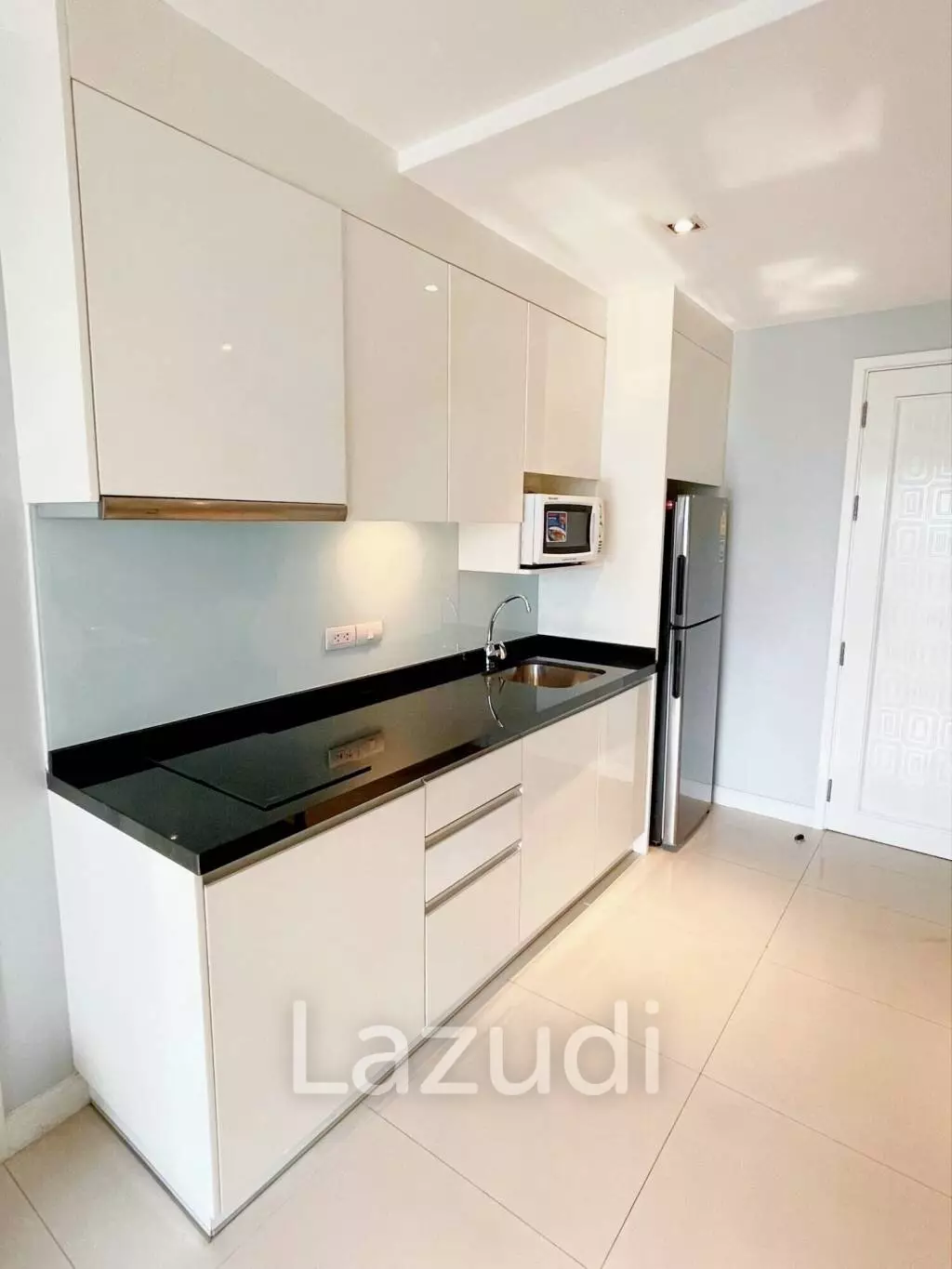 1 Bedroom 1 Bathroom 40 SQ.M. Le Nice Ekamai