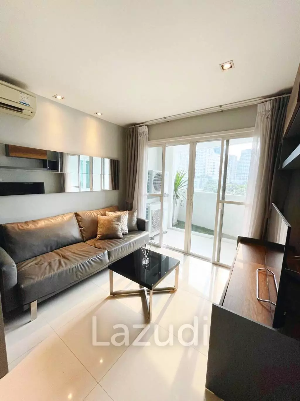 1 Bedroom 1 Bathroom 40 SQ.M. Le Nice Ekamai