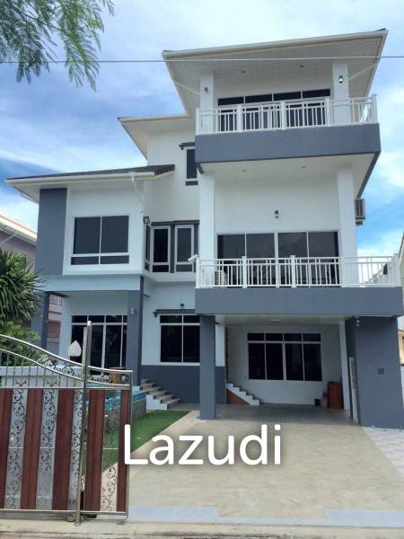 House with private swimming pool, 3 storeys for rent 5 BR