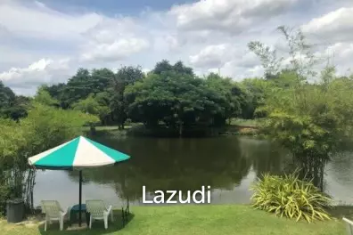 GREENFIELDS : Beautiful Lakefront 1 Rai Plot of Land on fishing lake, ideal for 1 or 2 Homes
