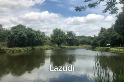 GREENFIELDS : Beautiful Lakefront 1 Rai Plot of Land on fishing lake, ideal for 1 or 2 Homes