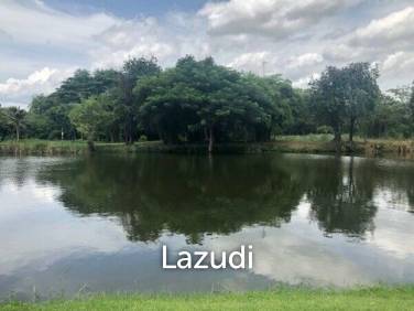 GREENFIELDS : Beautiful Lakefront 1 Rai Plot of Land on fishing lake, ideal for 1 or 2 Homes
