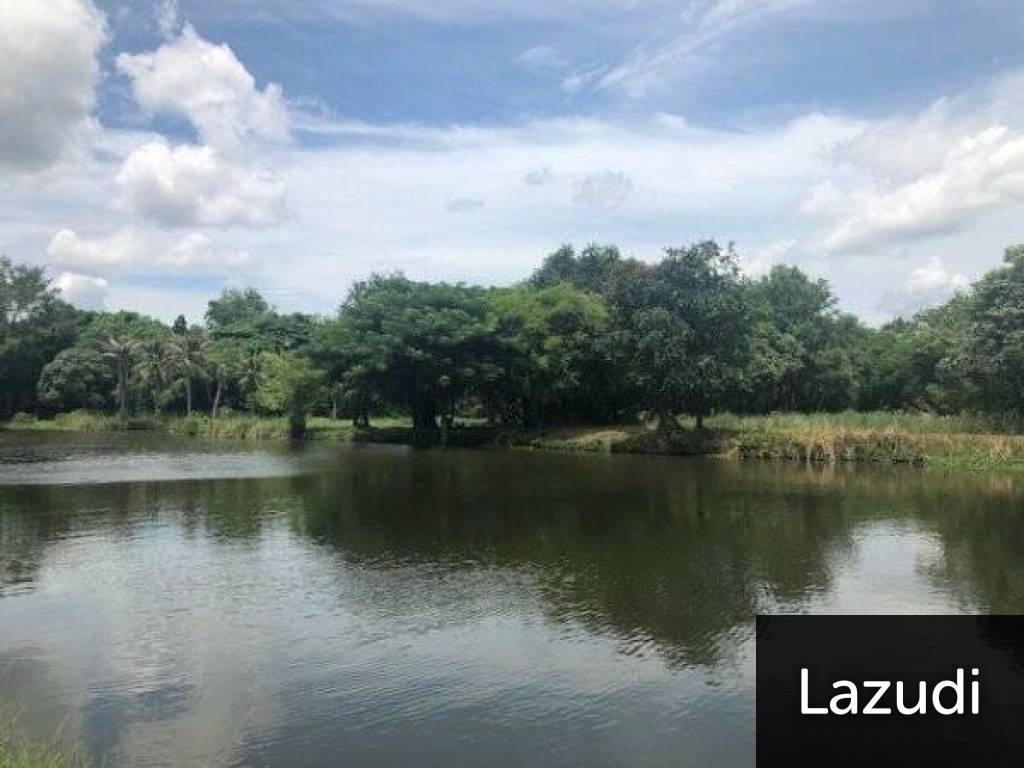 GREENFIELDS : Beautiful Lakefront 1 Rai Plot of Land on fishing lake, ideal for 1 or 2 Homes