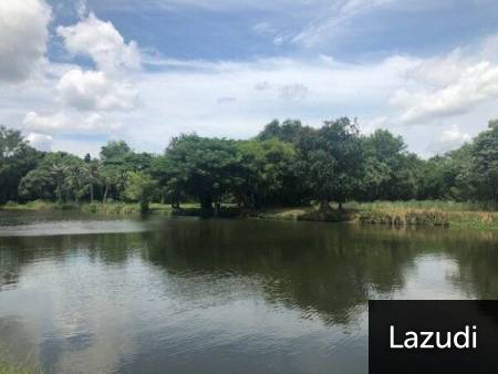 GREENFIELDS : Beautiful Lakefront 1 Rai Plot of Land on fishing lake, ideal for 1 or 2 Homes