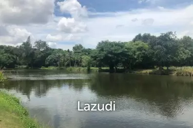 GREENFIELDS : Beautiful Lakefront 1 Rai Plot of Land on fishing lake, ideal for 1 or 2 Homes