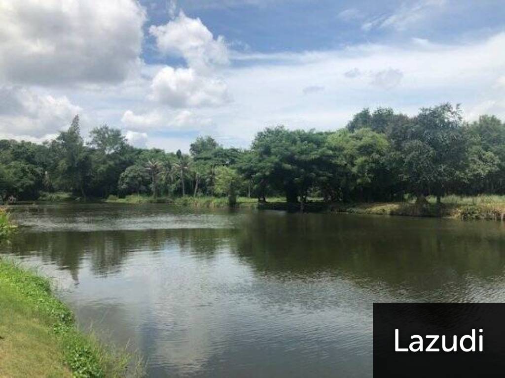 GREENFIELDS : Beautiful Lakefront 1 Rai Plot of Land on fishing lake, ideal for 1 or 2 Homes