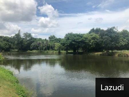 GREENFIELDS : Beautiful Lakefront 1 Rai Plot of Land on fishing lake, ideal for 1 or 2 Homes