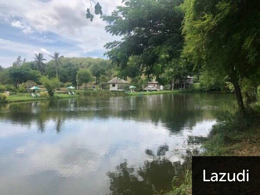 GREENFIELDS : Beautiful Lakefront 1 Rai Plot of Land on fishing lake, ideal for 1 or 2 Homes