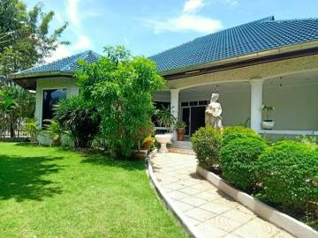 Single House with Swimming Pool for Rent (Allow to Daily Rental)