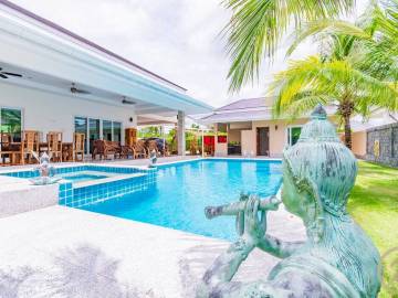 PALM POOL VILLAS : Luxury 4 Bedroom Villa on completed Development