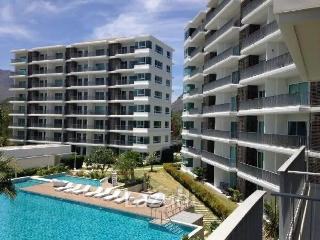 THE SEA : Studio condo for sale