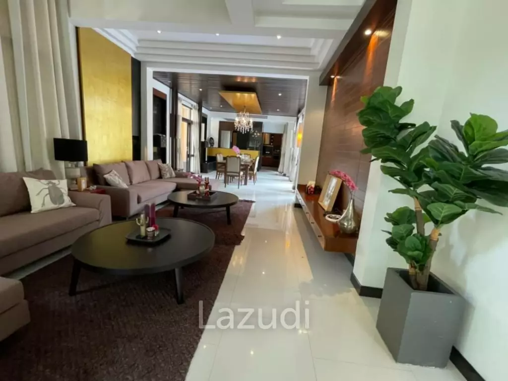 5 bedrooms Villa for rent