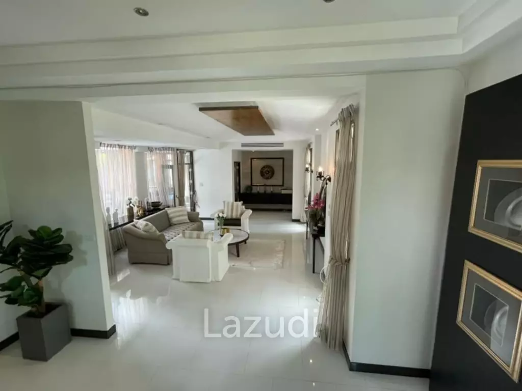 5 bedrooms Villa for rent