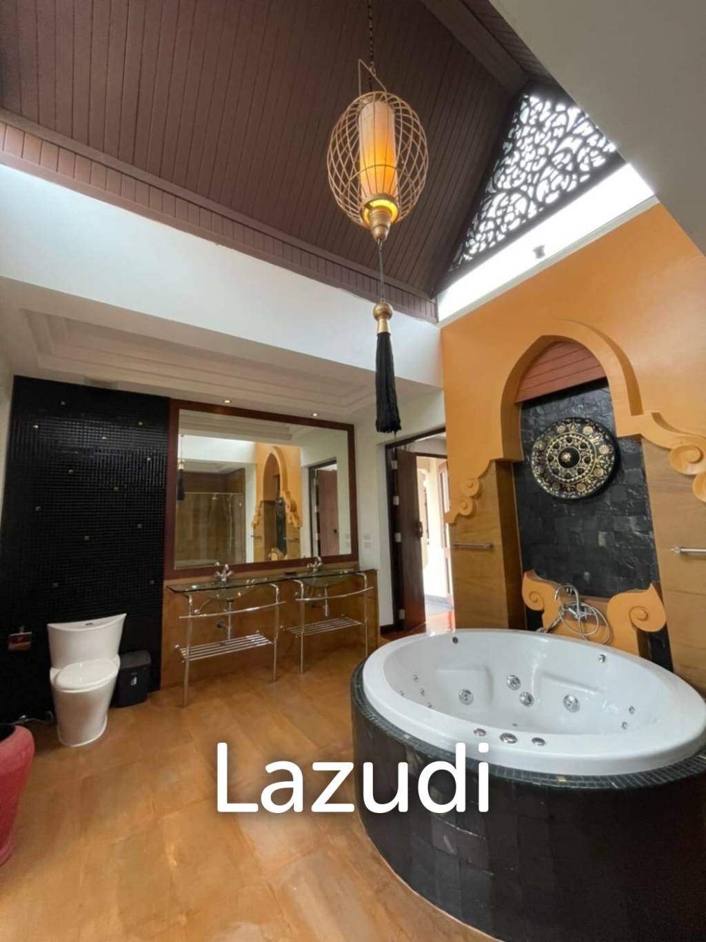 5 bedrooms Villa for rent