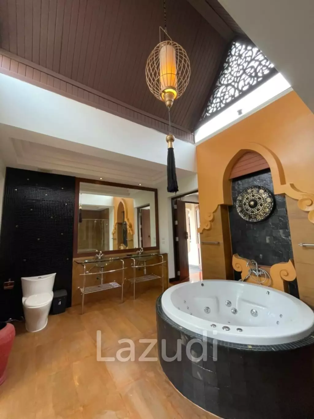 5 bedrooms Villa for rent