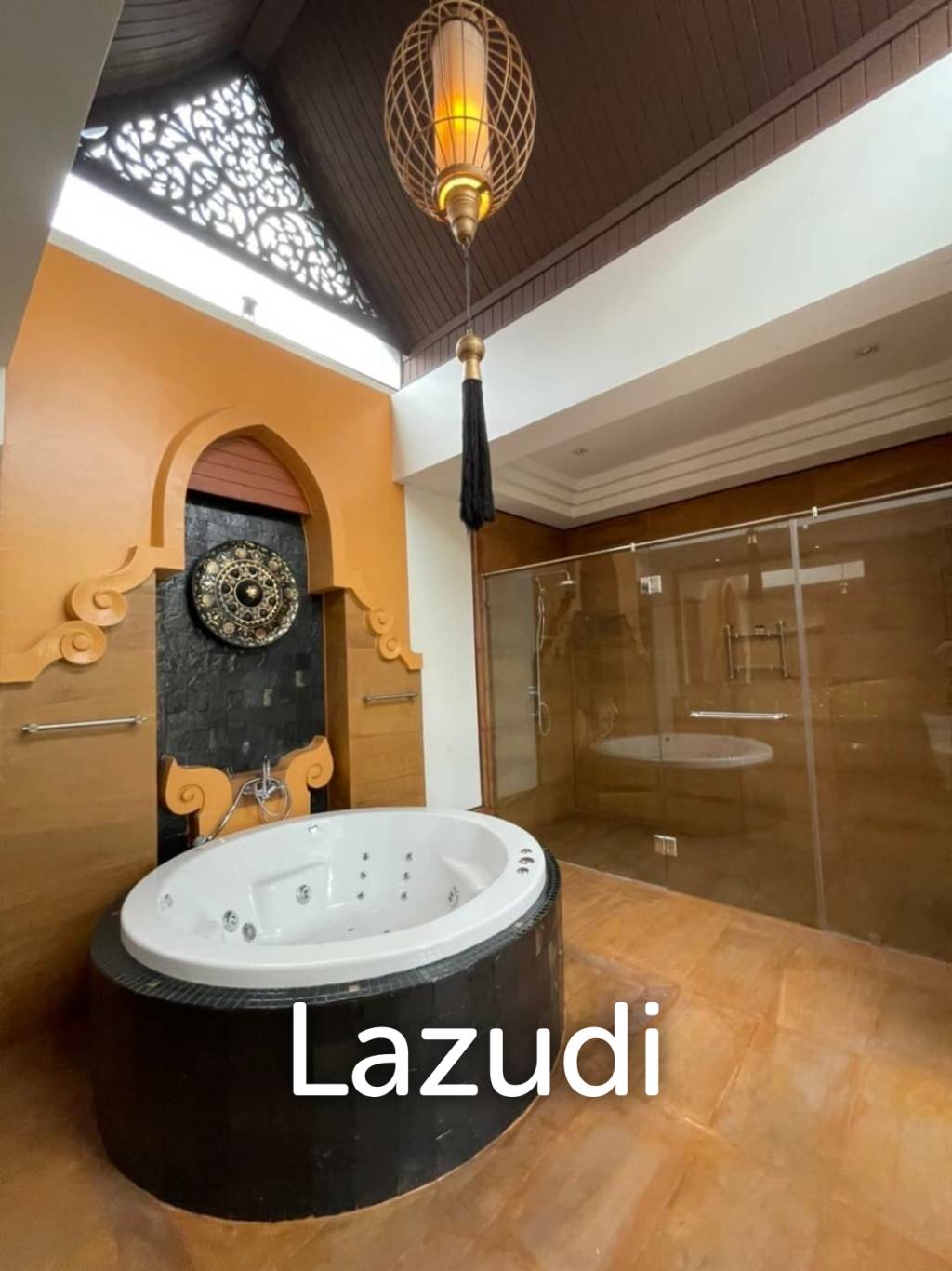 5 bedrooms Villa for rent