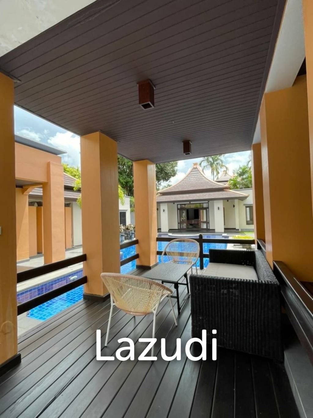 5 bedrooms Villa for rent
