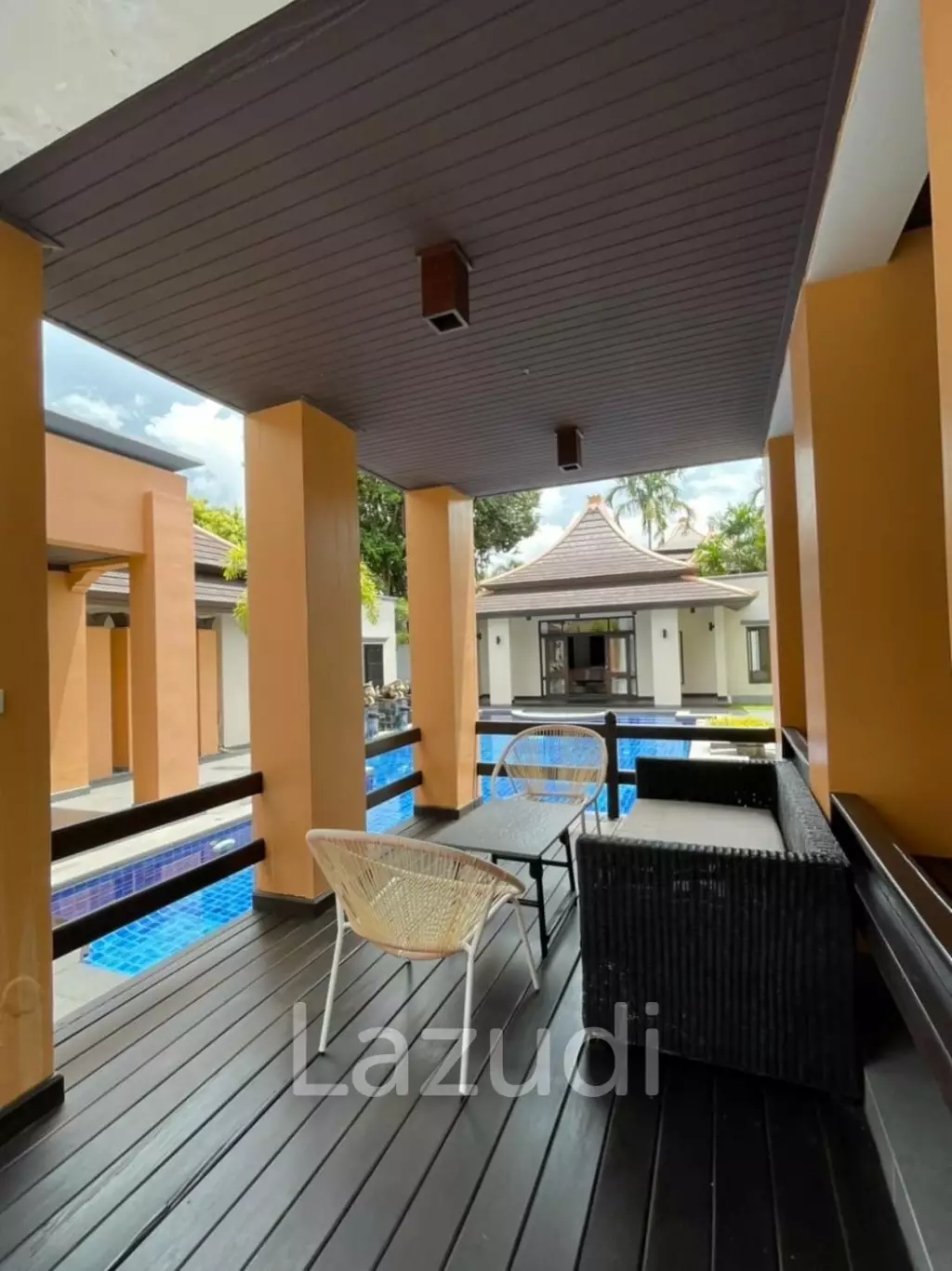 5 bedrooms Villa for rent