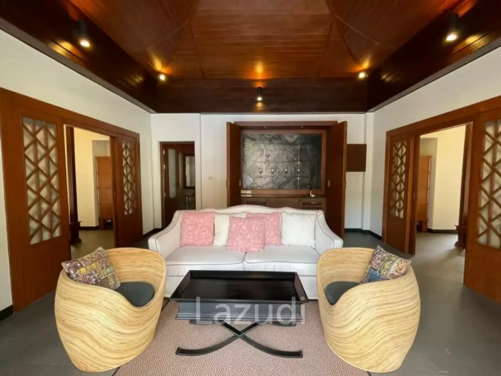 5 bedrooms Villa for rent