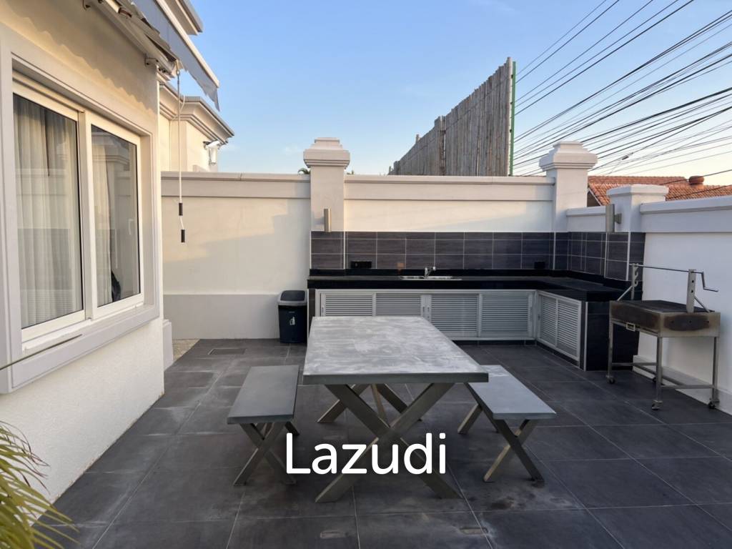 4 beds 5 baths Villa for rent