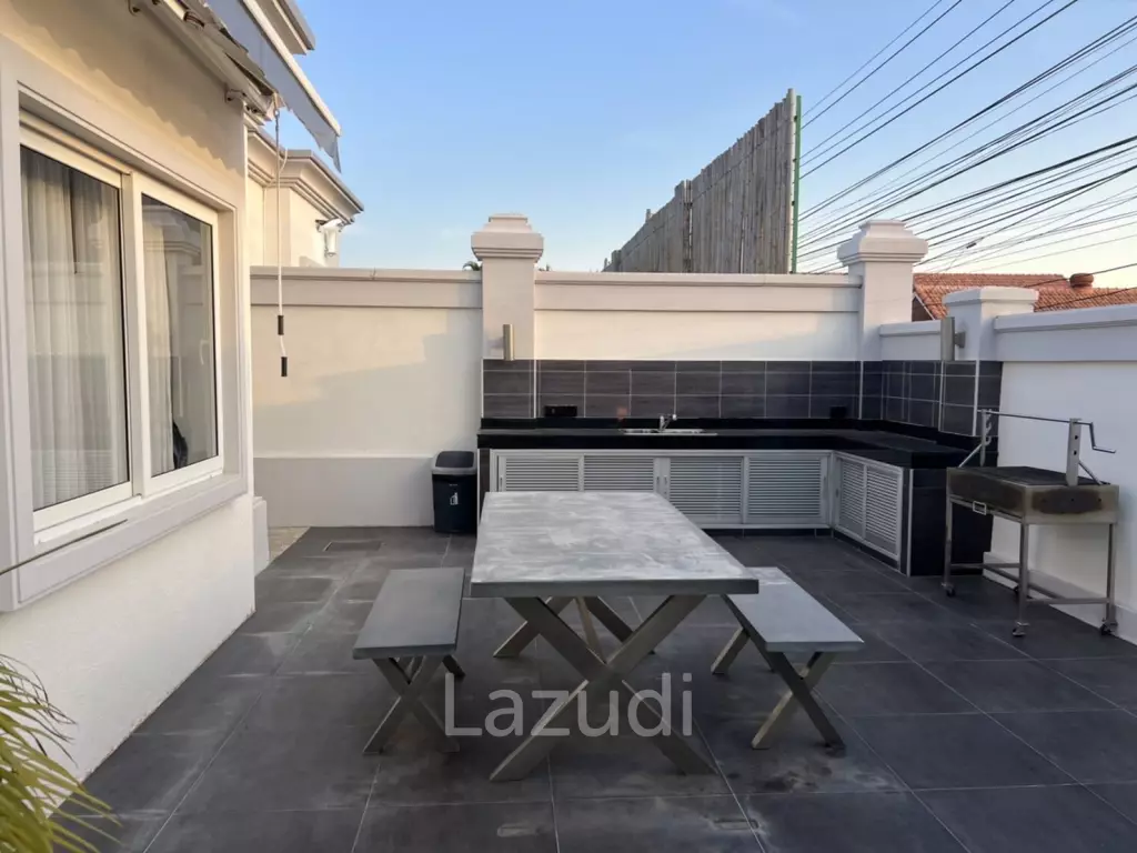 4 beds 5 baths Villa for rent