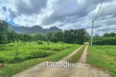 BEAUTIFULLY LANDSCAPED PROPERTY  : in Sam Roi Yod