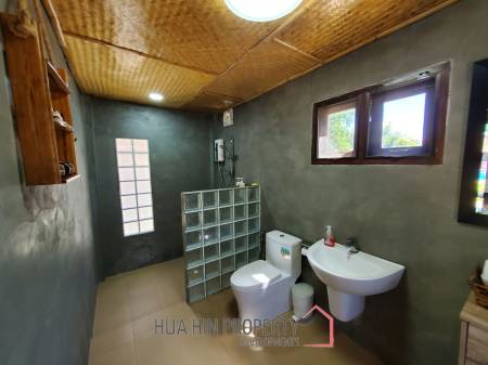 BEAUTIFULLY LANDSCAPED PROPERTY  : in Sam Roi Yod