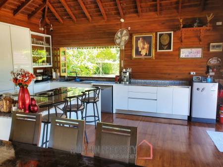 BEAUTIFULLY LANDSCAPED PROPERTY  : in Sam Roi Yod