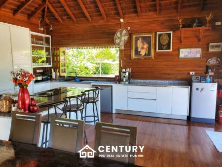 2,440 qm 6 Bett 6 Bad Villa Für Verkauf