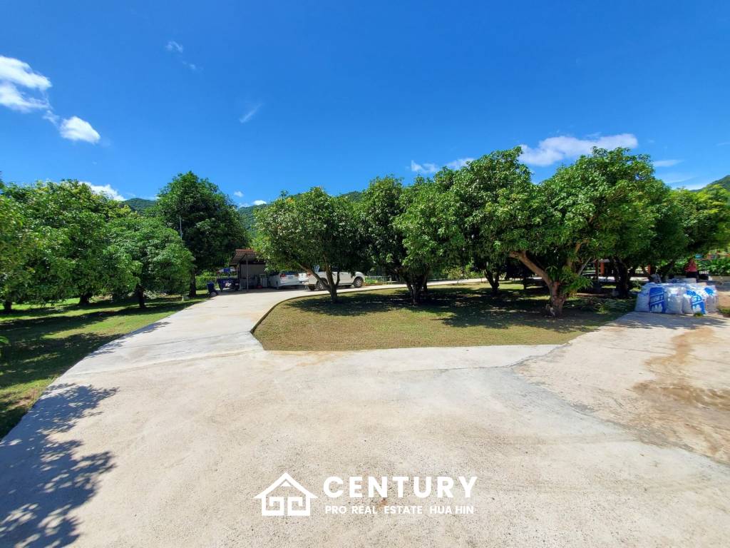 2,440 qm 6 Bett 6 Bad Villa Für Verkauf