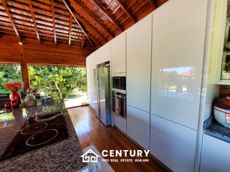 2,440 qm 6 Bett 6 Bad Villa Für Verkauf