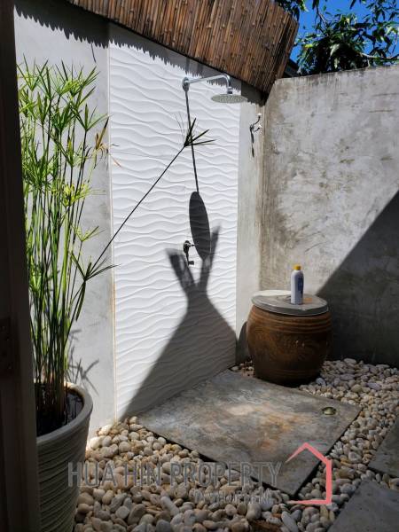 BEAUTIFULLY LANDSCAPED PROPERTY  : in Sam Roi Yod