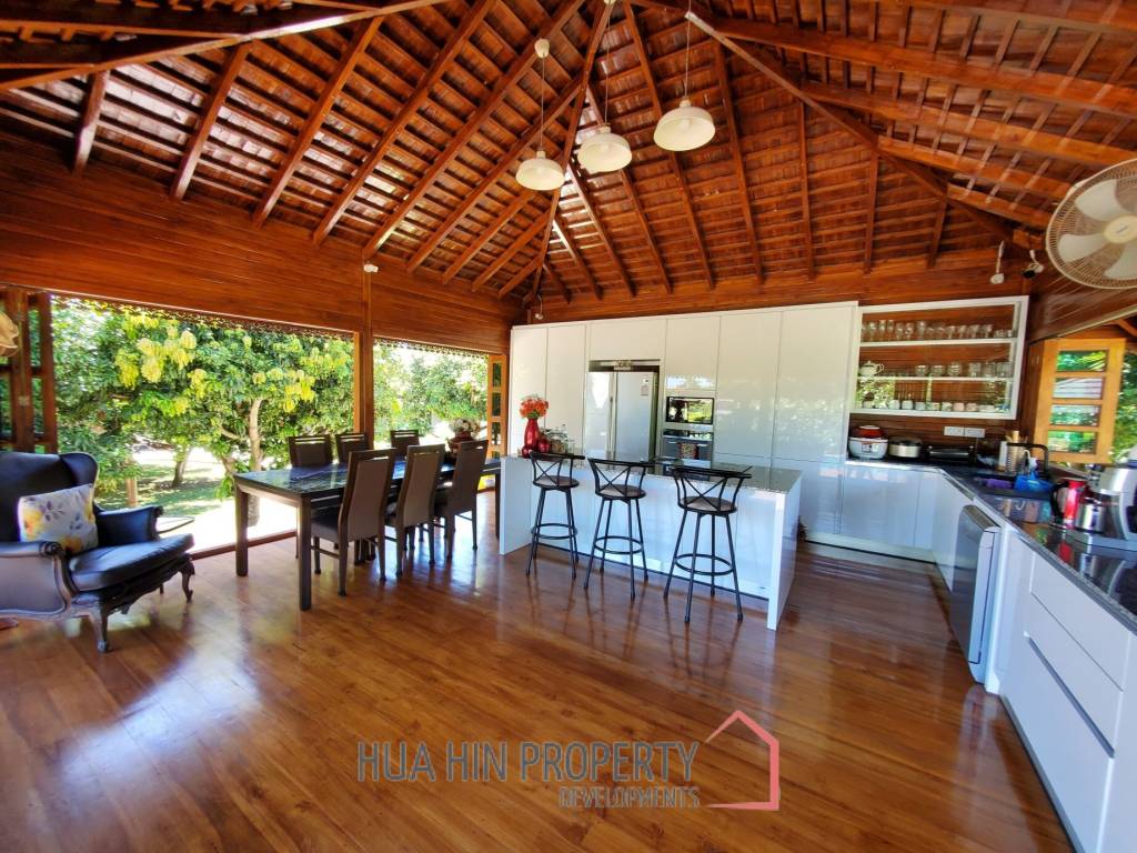 BEAUTIFULLY LANDSCAPED PROPERTY  : in Sam Roi Yod