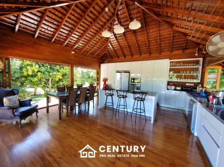 2,440 qm 6 Bett 6 Bad Villa Für Verkauf