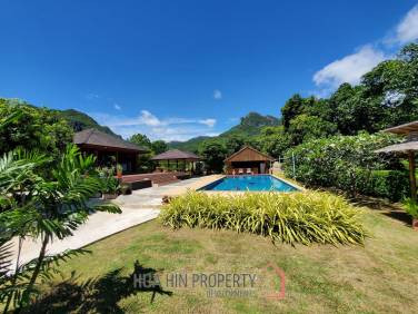 BEAUTIFULLY LANDSCAPED PROPERTY  : in Sam Roi Yod