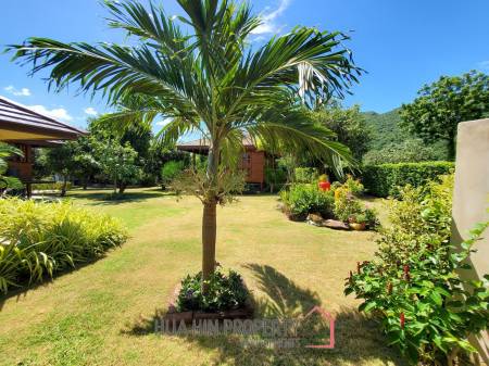 BEAUTIFULLY LANDSCAPED PROPERTY  : in Sam Roi Yod