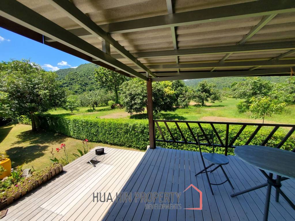 BEAUTIFULLY LANDSCAPED PROPERTY  : in Sam Roi Yod