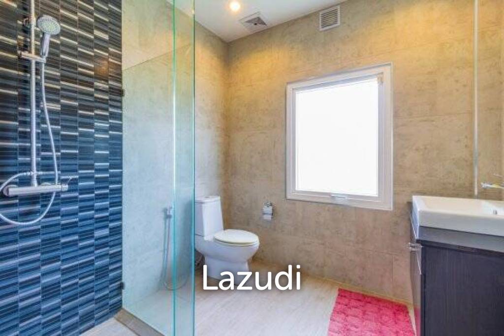 The VIEWS : Luxury 3 Bed Pool Villa on Premier Development