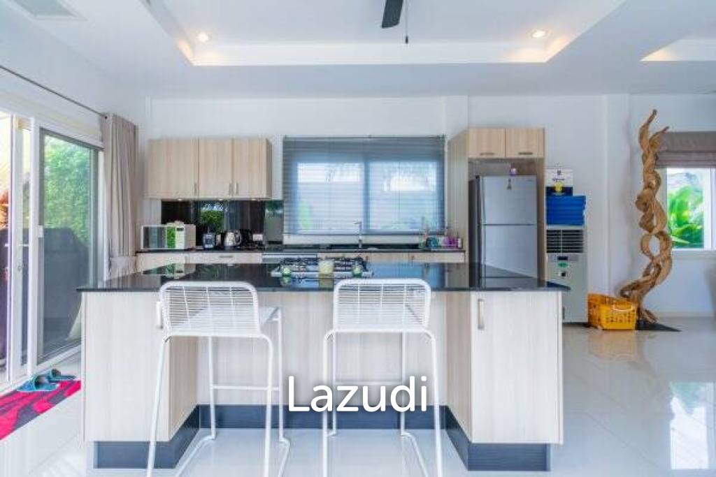 The VIEWS : Luxury 3 Bed Pool Villa on Premier Development