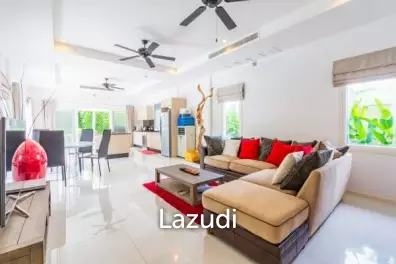 The VIEWS : Luxury 3 Bed Pool Villa on Premier Development