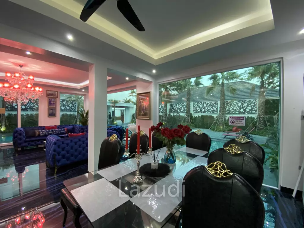 8 Bedrooms Ultra Luxury Pool Villa in Jomtien