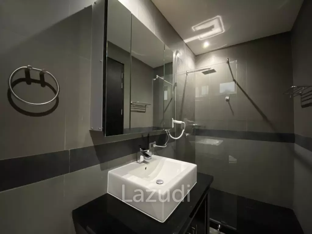 8 Bedrooms Ultra Luxury Pool Villa in Jomtien