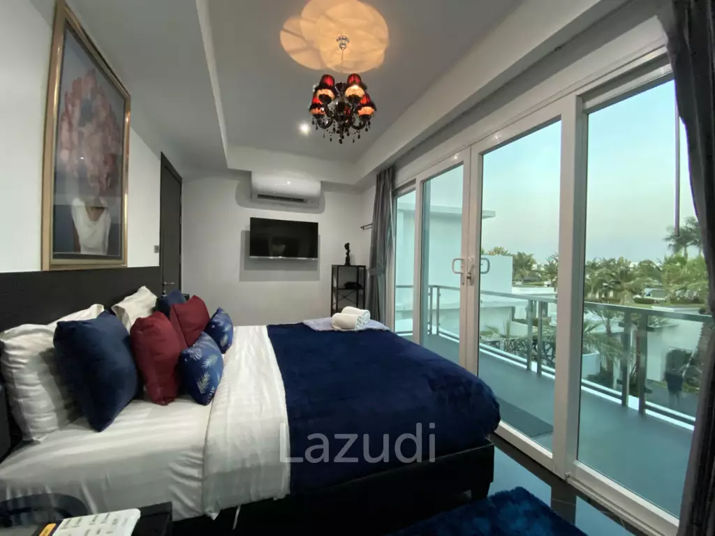 8 Bedrooms Ultra Luxury Pool Villa in Jomtien