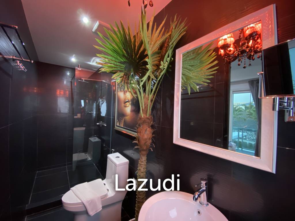8 Bedrooms Ultra Luxury Pool Villa in Jomtien