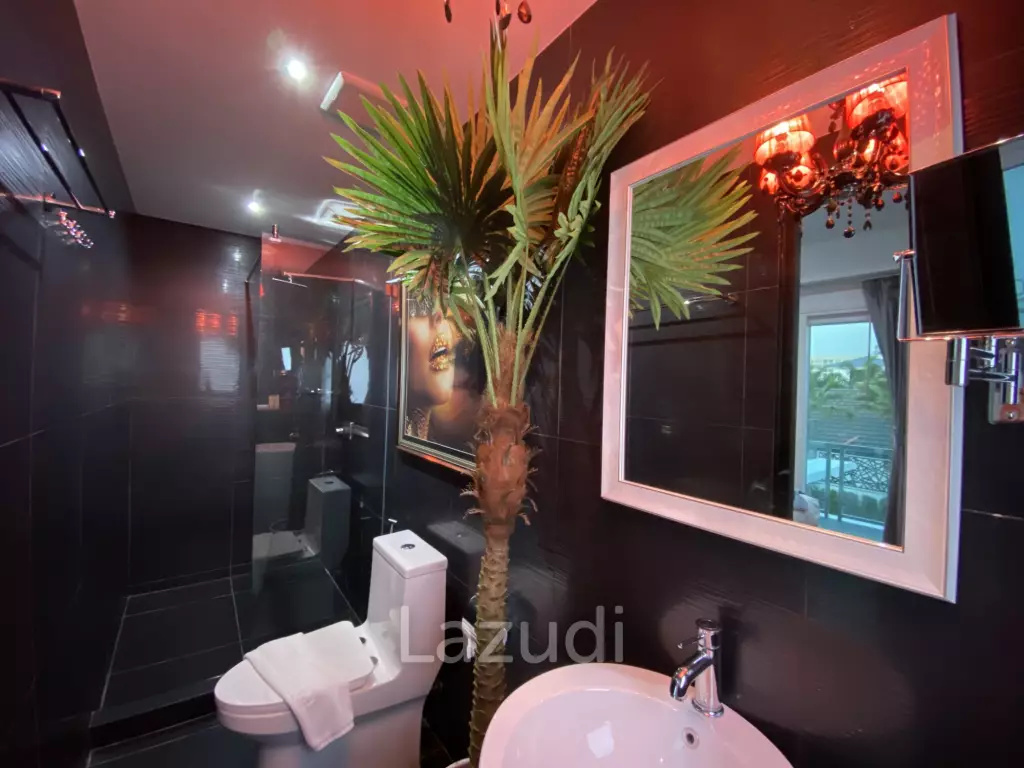 8 Bedrooms Ultra Luxury Pool Villa in Jomtien