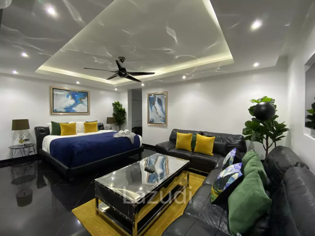 8 Bedrooms Ultra Luxury Pool Villa in Jomtien