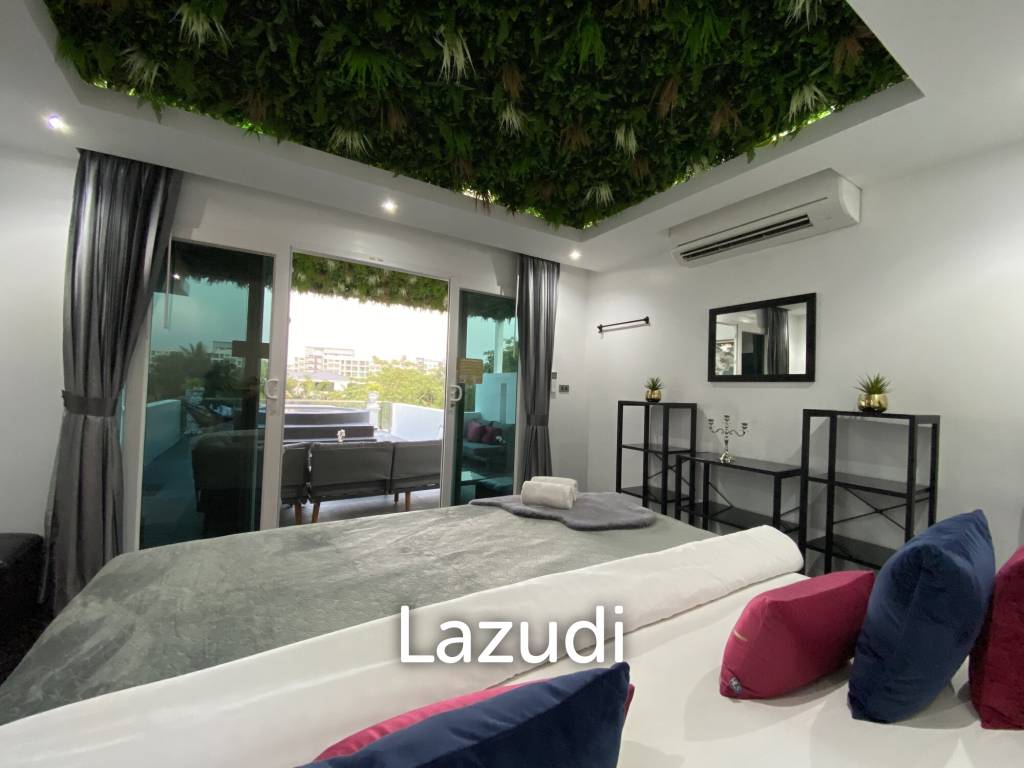 8 Bedrooms Ultra Luxury Pool Villa in Jomtien