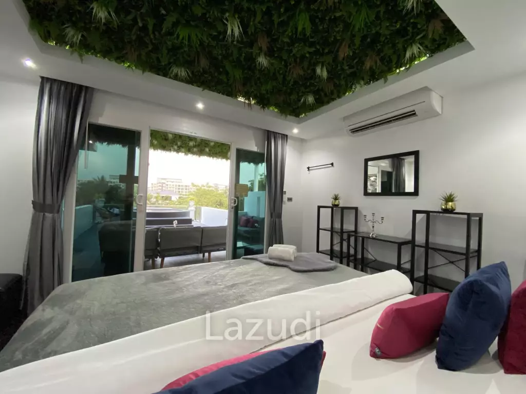 8 Bedrooms Ultra Luxury Pool Villa in Jomtien