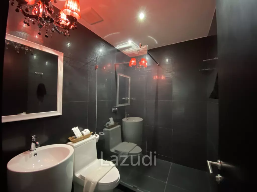 8 Bedrooms Ultra Luxury Pool Villa in Jomtien